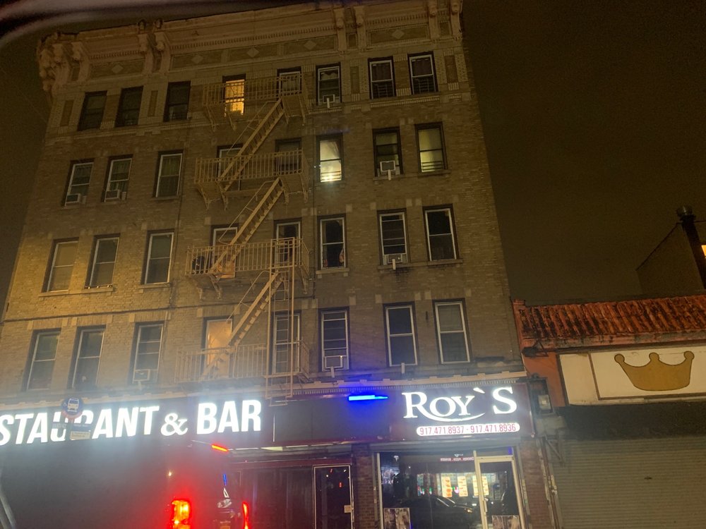 Roys Restaurant & Bar