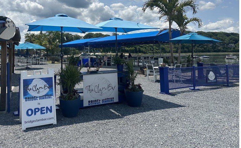 The Clam Bar at Bridge Marine