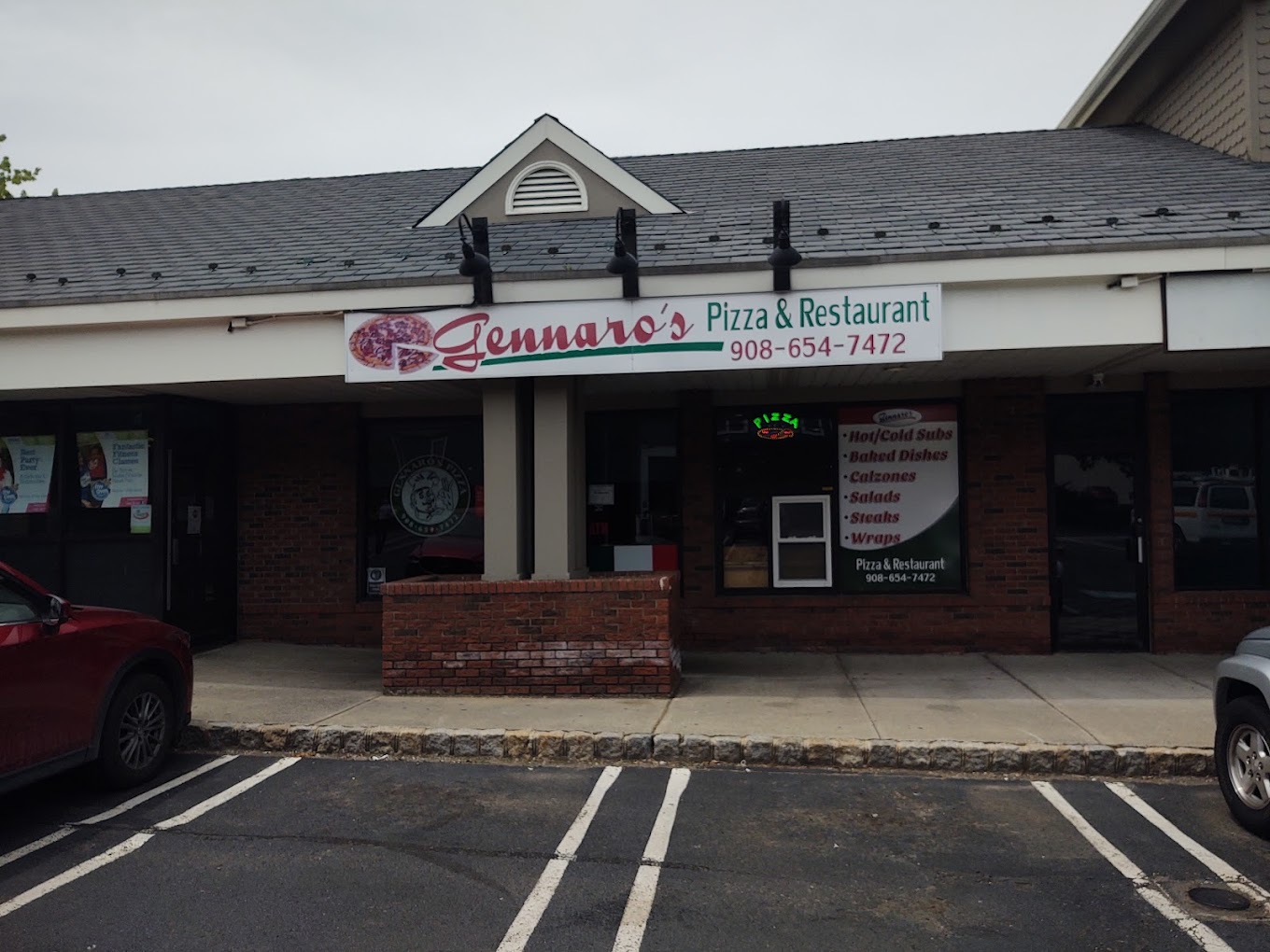 Gennaros Pizzeria