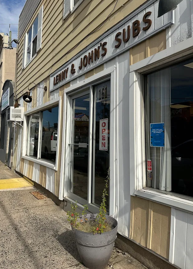 Lenny & Johns Subs