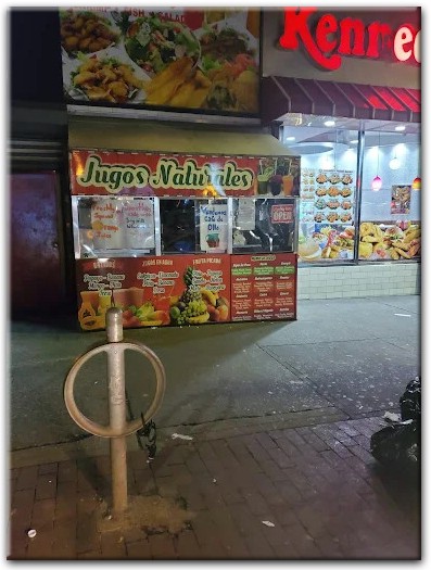 Jugos Naturales y tamales
