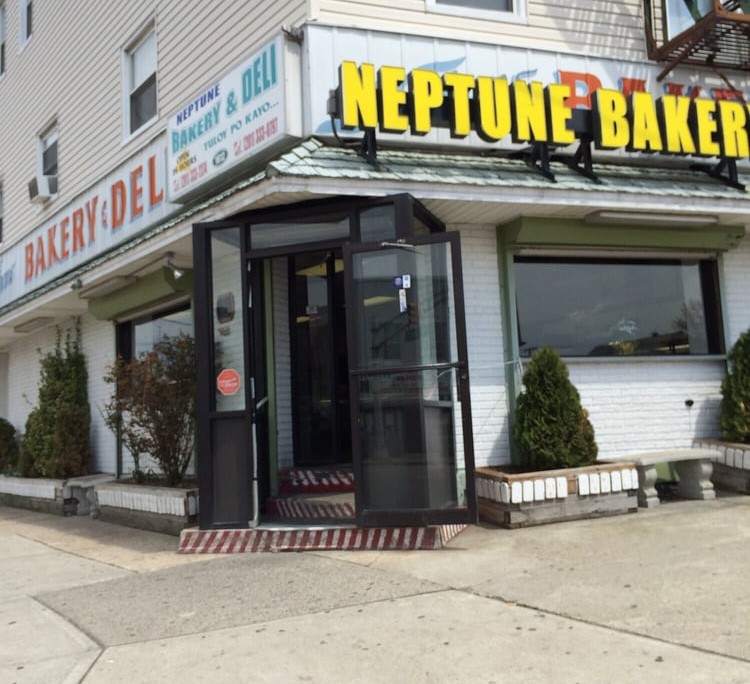 Neptune Bakery & Deli