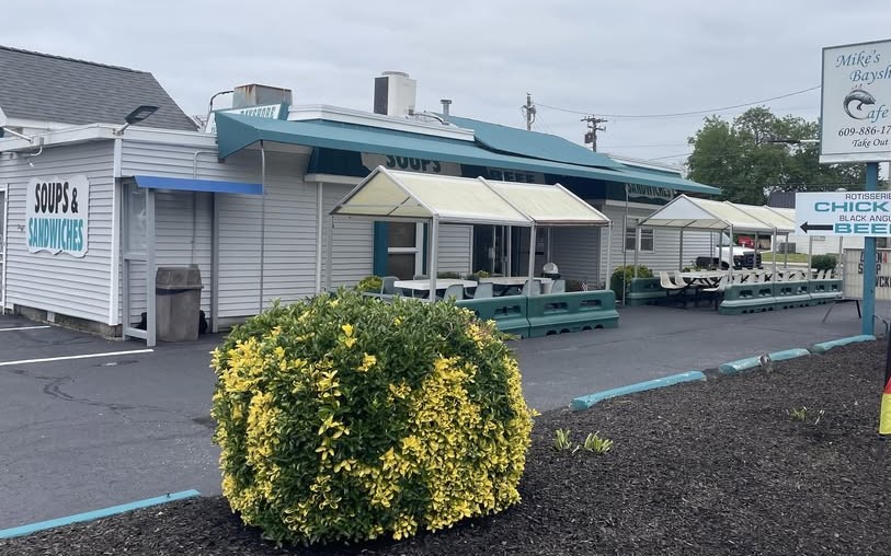 Mikes Bayshore Cafe