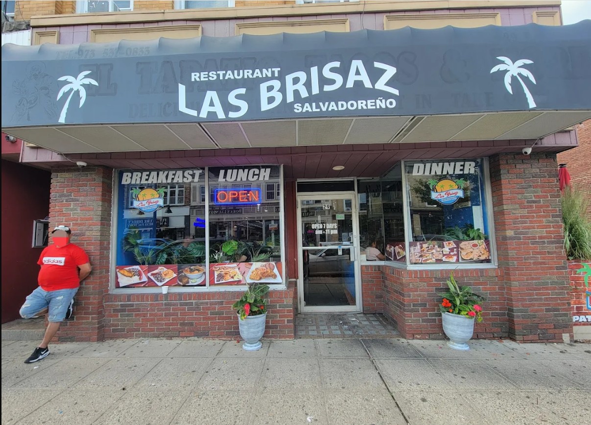 Las Brisaz Restaurant