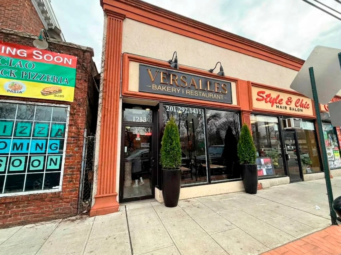 Versalles Bakery & Restaurant Opens Its Doors in Teaneck