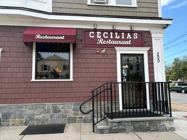 Cecilias Restaurant & Pupuseria