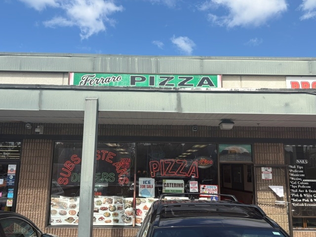 Ferraros Pizza